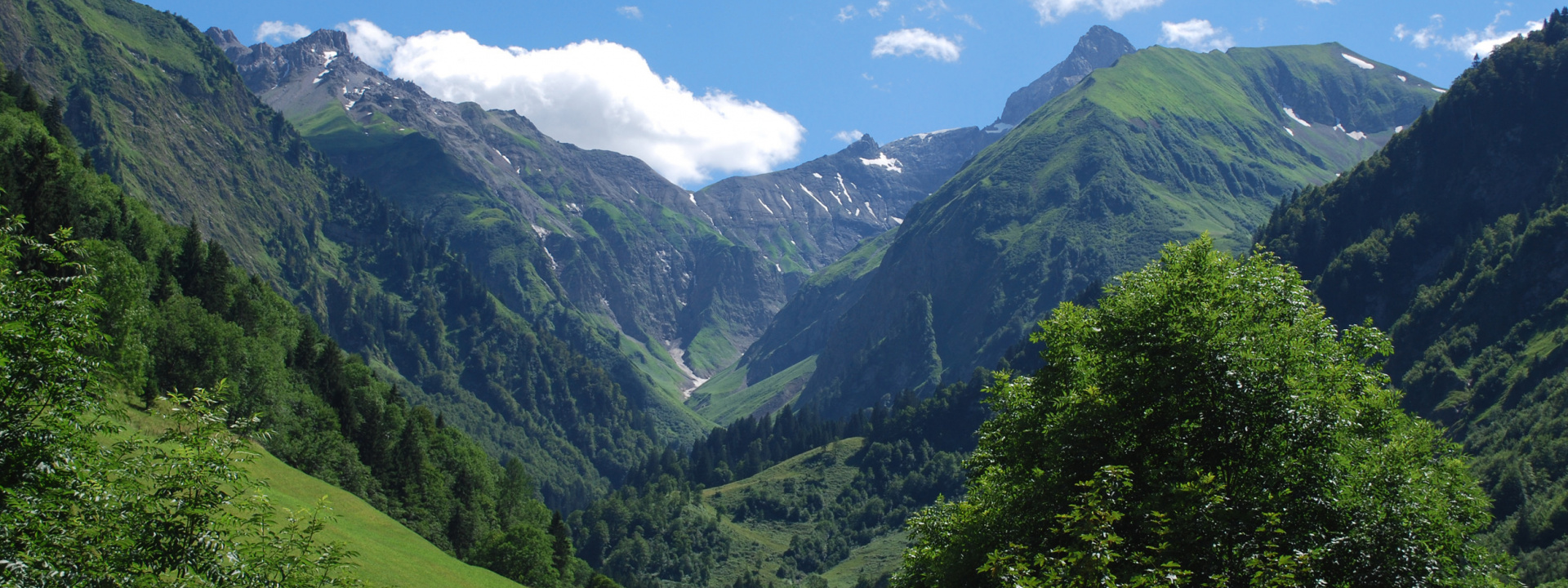 Header-Mountain-Hostel-Valley-02.jpg